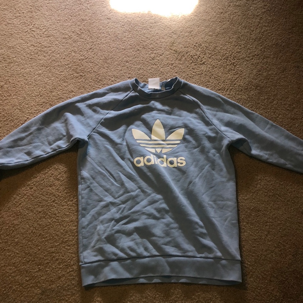Adidas sweatshirt. Size : M